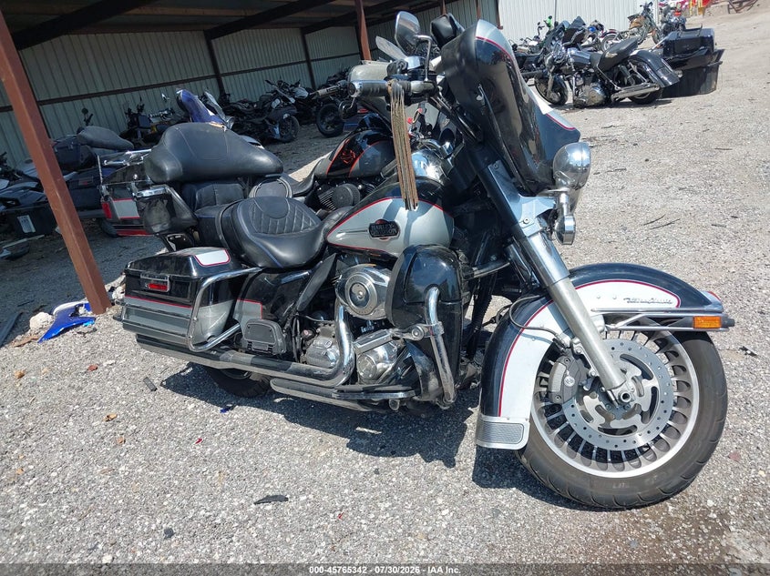 2011 Harley-davidson Flhtcu VIN 1HD1FC416BB659567 IAAI salvage auction — LEFT SIDE, Clear (Indiana), sold $2,500 on 2026-09-26 (photo 1)