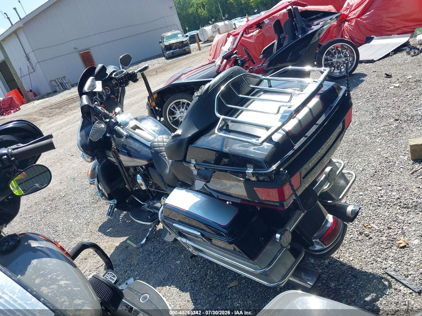 2011 Harley-davidson Flhtcu VIN 1HD1FC416BB659567 IAAI salvage auction — LEFT SIDE, Clear (Indiana), sold $2,500 on 2026-09-26 (photo 3)