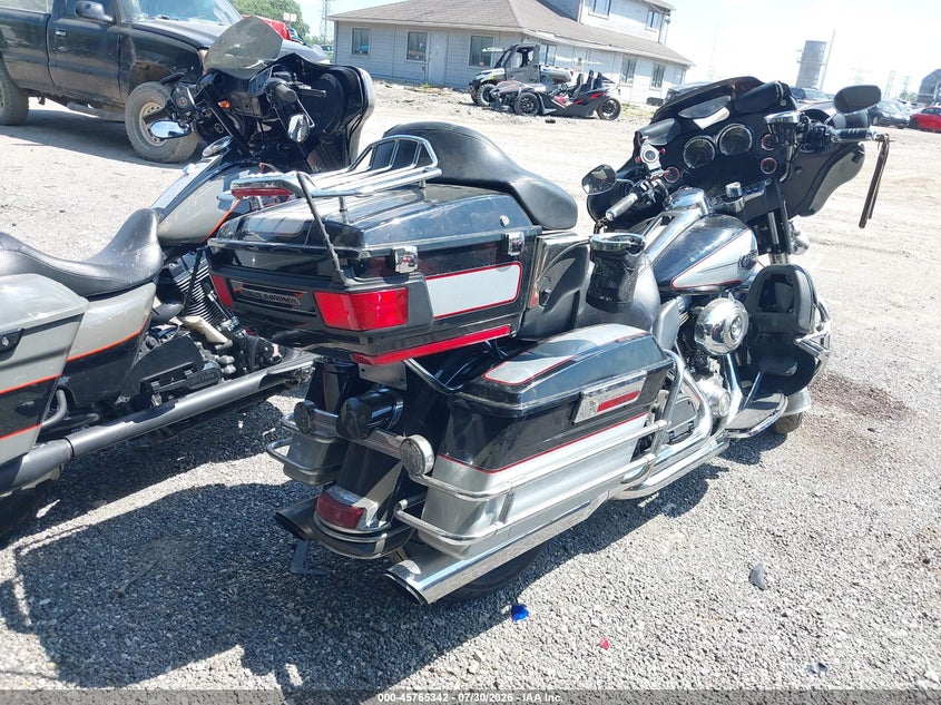 2011 Harley-davidson Flhtcu VIN 1HD1FC416BB659567 IAAI salvage auction — LEFT SIDE, Clear (Indiana), sold $2,500 on 2026-09-26 (photo 4)