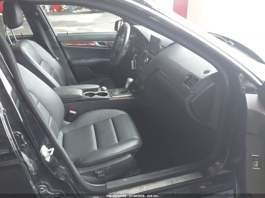 2010 Mercedes-benz C class VIN WDDGF8BB7AR102005 IAAI salvage auction — FRONT END, Mv-907A (New York), sold $900 on 2026-08-20 (photo 5)