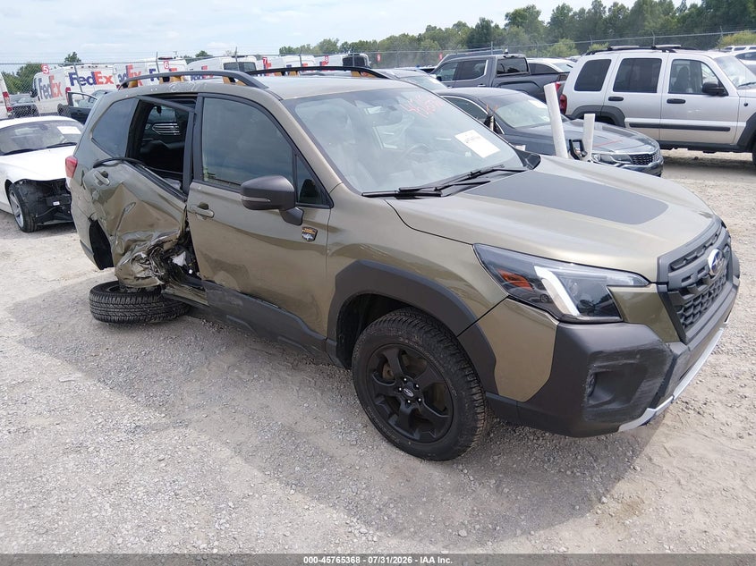 2023 Subaru Forester VIN JF2SKAMC8PH547592 IAAI salvage auction — SIDE, Salvage Title, sold $7,300 on 2026-09-14 (photo 1)
