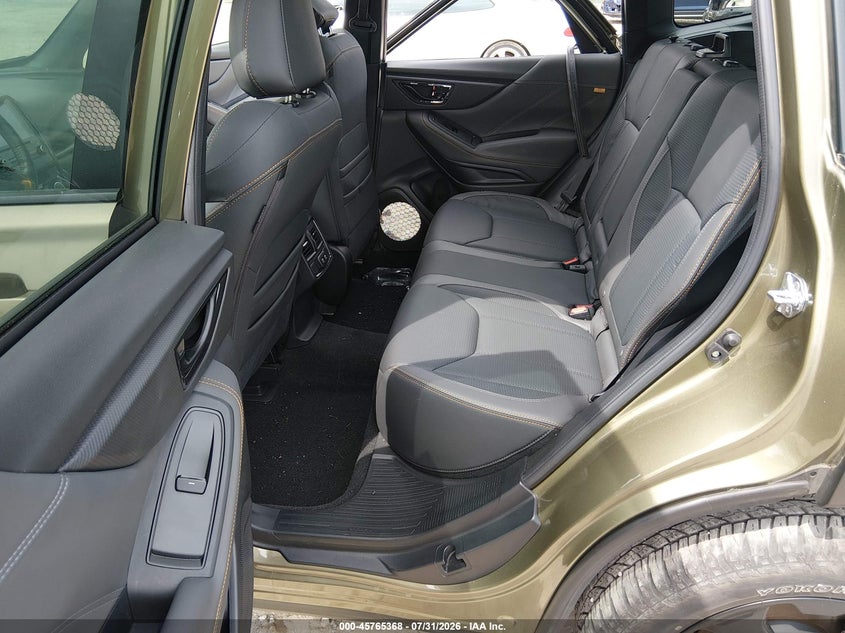 2023 Subaru Forester VIN JF2SKAMC8PH547592 IAAI salvage auction — SIDE, Salvage Title, sold $7,300 on 2026-09-14 (photo 8)