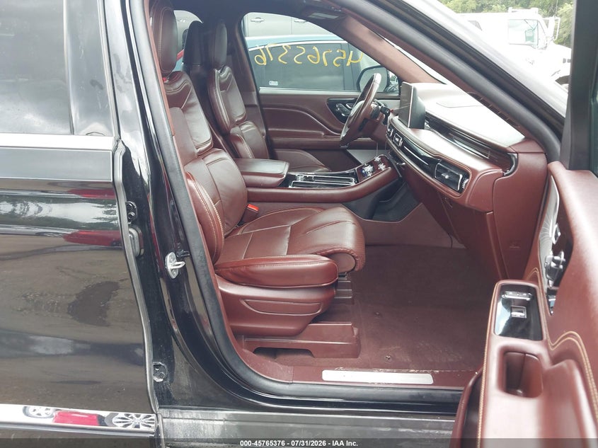 2022 Lincoln Aviator VIN 5LM5J9XC3NGL20895 IAAI salvage auction — REAR END, Salvage Title, sold $22,300 on 2026-09-23 (photo 5)