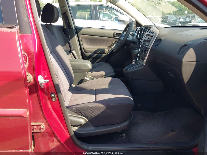 2003 Pontiac Vibe VIN 5Y2SL62803Z429497 IAAI salvage auction — NORMAL WEAR, Clear (Connecticut), sold $450 on 2026-08-21 (photo 5)