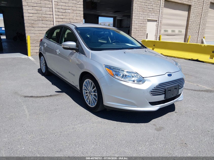 2018 Ford Focus VIN 1FADP3R40JL296115 IAAI salvage auction — NORMAL WEAR, SF97 (California), sold $9,100 on 2026-08-27 (photo 1)