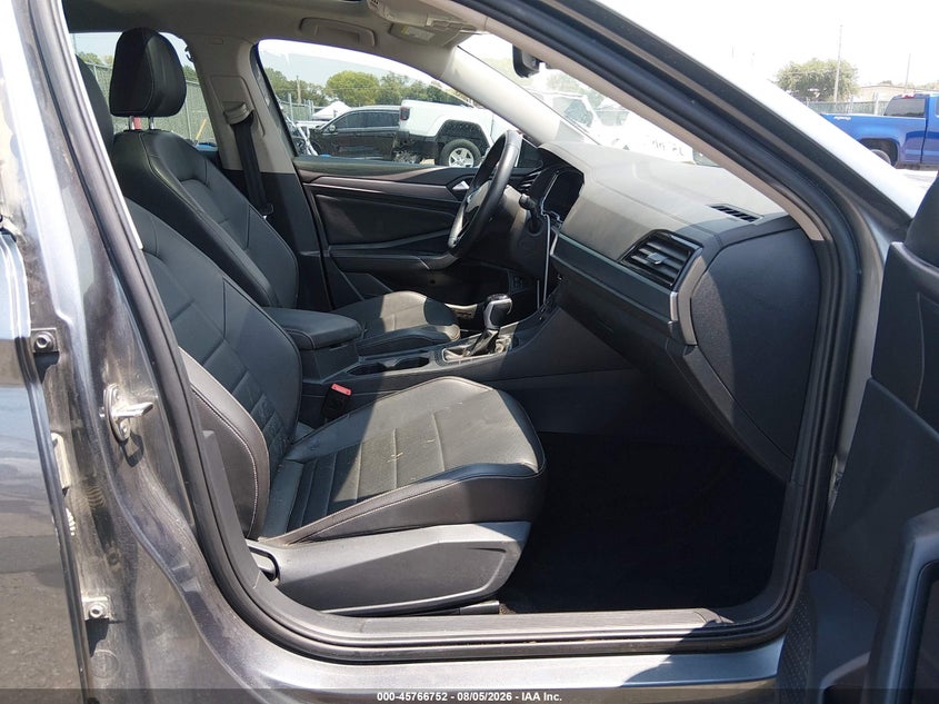 2023 Volkswagen Jetta VIN 3VW7M7BU1PM028664 IAAI salvage auction — FRONT END, Salvage Title, sold $3,200 on 2026-08-24 (photo 5)