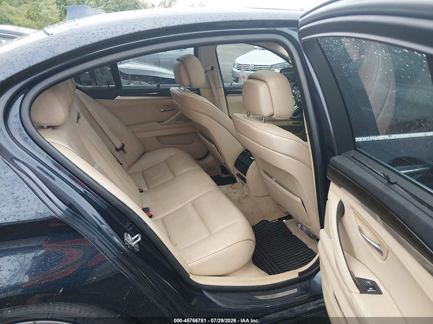 2011 BMW 5 series VIN WBAFU7C55BC777822 IAAI salvage auction — NORMAL WEAR, Clear (Rhode Island), sold $125 on 2026-08-04 (photo 8)