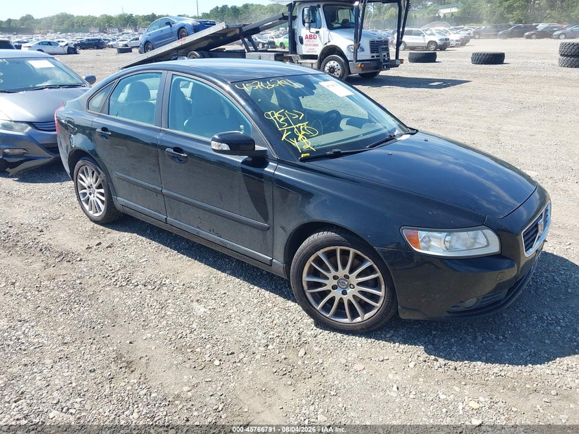 2010 Volvo S40 VIN YV1390MS5A2508298 IAAI salvage auction — NORMAL WEAR, Clear (New Jersey), sold $925 on 2026-08-11 (photo 1)
