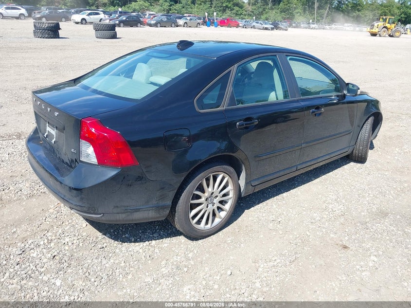 2010 Volvo S40 VIN YV1390MS5A2508298 IAAI salvage auction — NORMAL WEAR, Clear (New Jersey), sold $925 on 2026-08-11 (photo 4)