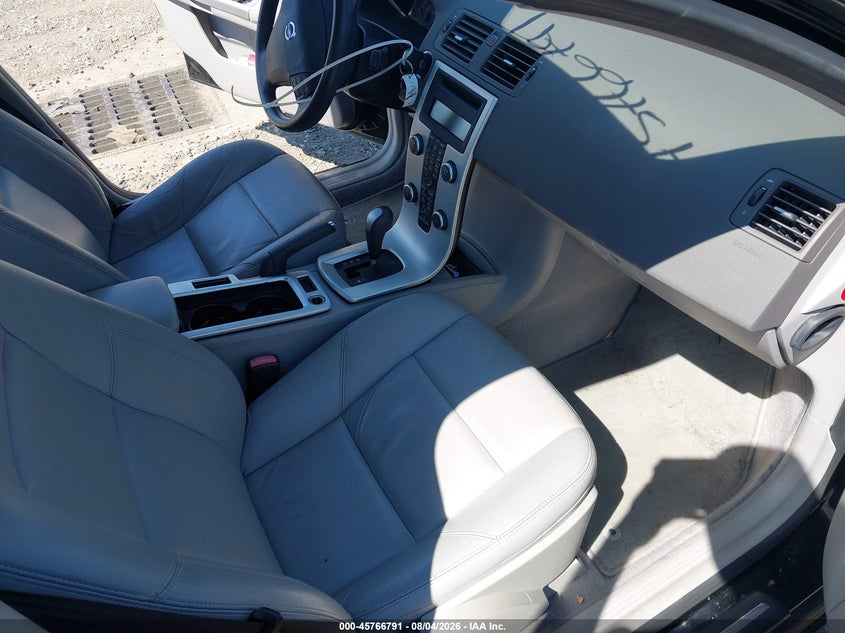 2010 Volvo S40 VIN YV1390MS5A2508298 IAAI salvage auction — NORMAL WEAR, Clear (New Jersey), sold $925 on 2026-08-11 (photo 5)