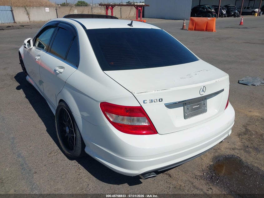 2011 Mercedes-benz C class VIN WDDGF5EB0BR150618 IAAI salvage auction — RIGHT SIDE, Salvage (California), sold $425 on 2026-08-19 (photo 3)