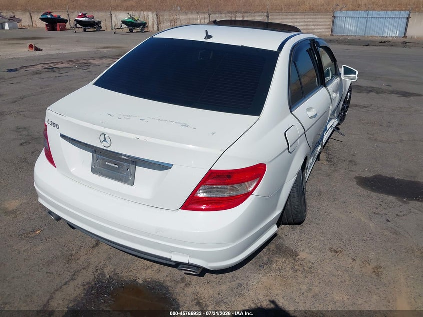 2011 Mercedes-benz C class VIN WDDGF5EB0BR150618 IAAI salvage auction — RIGHT SIDE, Salvage (California), sold $425 on 2026-08-19 (photo 4)