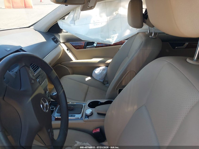 2011 Mercedes-benz C class VIN WDDGF5EB0BR150618 IAAI salvage auction — RIGHT SIDE, Salvage (California), sold $425 on 2026-08-19 (photo 5)