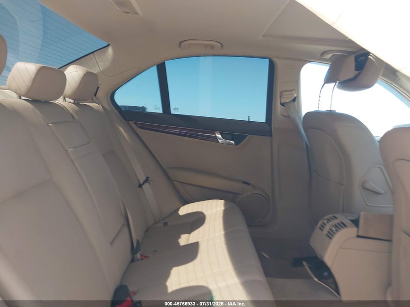 2011 Mercedes-benz C class VIN WDDGF5EB0BR150618 IAAI salvage auction — RIGHT SIDE, Salvage (California), sold $425 on 2026-08-19 (photo 8)