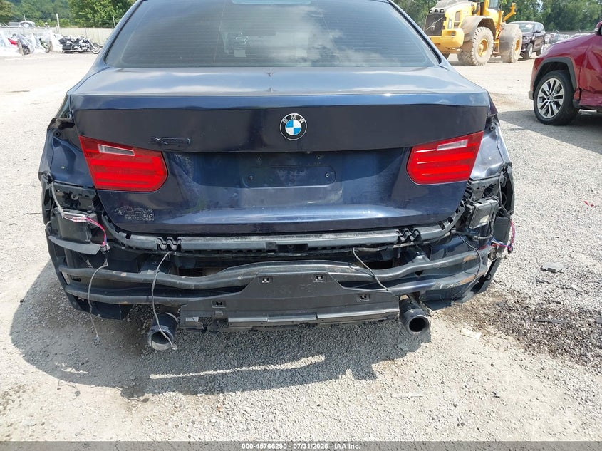 2015 BMW 3er VIN WBA3B9C59FF589829 IAAI salvage auction — REAR END, Salvage Title, sold $2,300 on 2026-08-24 (photo 6)