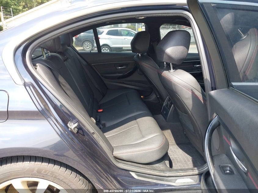 2015 BMW 3er VIN WBA3B9C59FF589829 IAAI salvage auction — REAR END, Salvage Title, sold $2,300 on 2026-08-24 (photo 8)