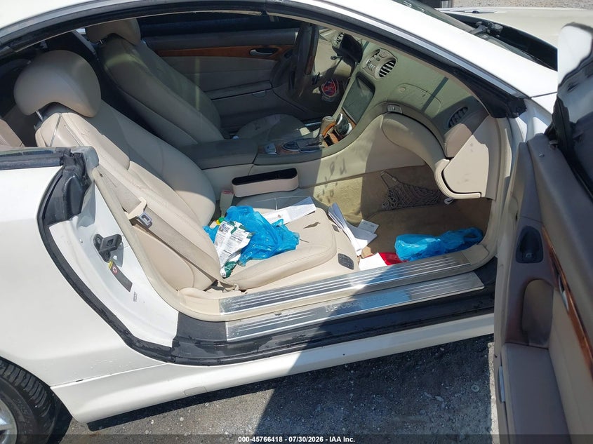 2008 Mercedes-benz Sl-class VIN WDBSK71F28F137494 IAAI salvage auction — LEFT SIDE, Clear (Virginia), sold $2,350 on 2026-08-18 (photo 5)