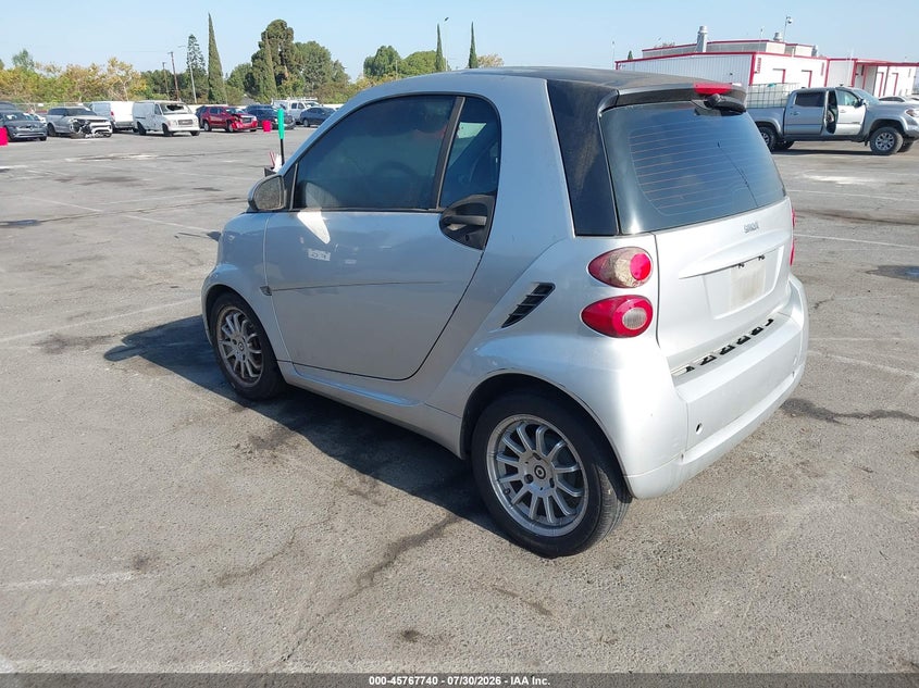 2011 Smart Fortwo VIN WMEEJ3BA3BK467125 IAAI salvage auction — NORMAL WEAR, Clear - Dealer Only (California), sold $800 on 2026-08-07 (photo 3)