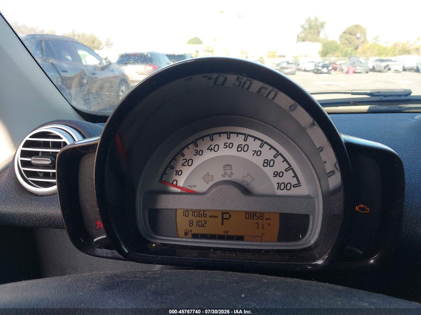 2011 Smart Fortwo VIN WMEEJ3BA3BK467125 IAAI salvage auction — NORMAL WEAR, Clear - Dealer Only (California), sold $800 on 2026-08-07 (photo 7)