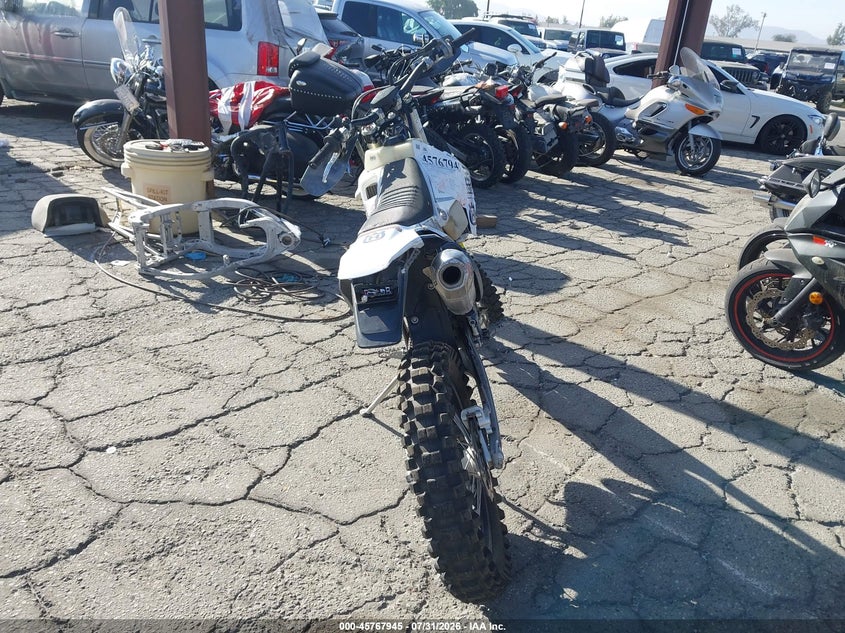 2021 Husqvarna Fe VIN VBKUAM40XMM430583 IAAI salvage auction — FRONT END, Salvage (California), sold $2,050 on 2026-09-16 (photo 6)