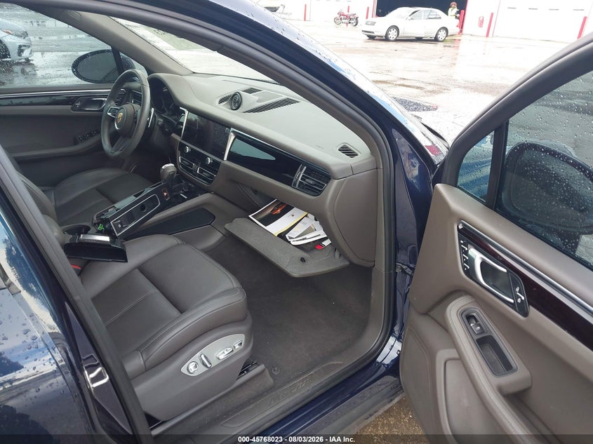 2023 Porsche Macan VIN WP1AA2A54PLB17675 IAAI salvage auction — ELECTRICAL, Rebuildable (Florida), sold $22,100 on 2026-08-10 (photo 5)