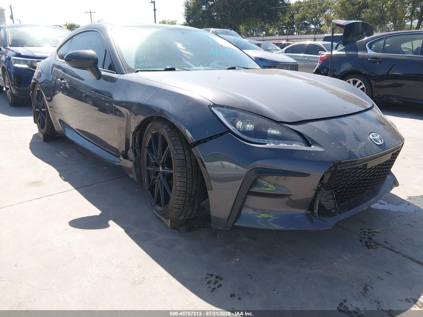 2024 Toyota Gr 86 VIN JF1ZNBE10R8757880 — IAAI salvage auction photo