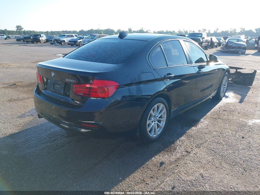 2017 BMW 3er VIN WBA8E1G35HNU15451 IAAI salvage auction — FRONT END, Salvage Title, sold $2,500 on 2026-08-21 (photo 4)