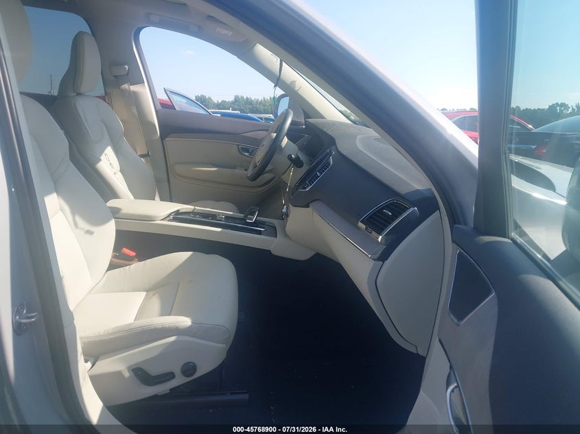 2024 Volvo Xc90 VIN YV4H60CEXR1186076 IAAI salvage auction — RIGHT FRONT, Wait Title, sold $19,600 on 2026-08-26 (photo 5)