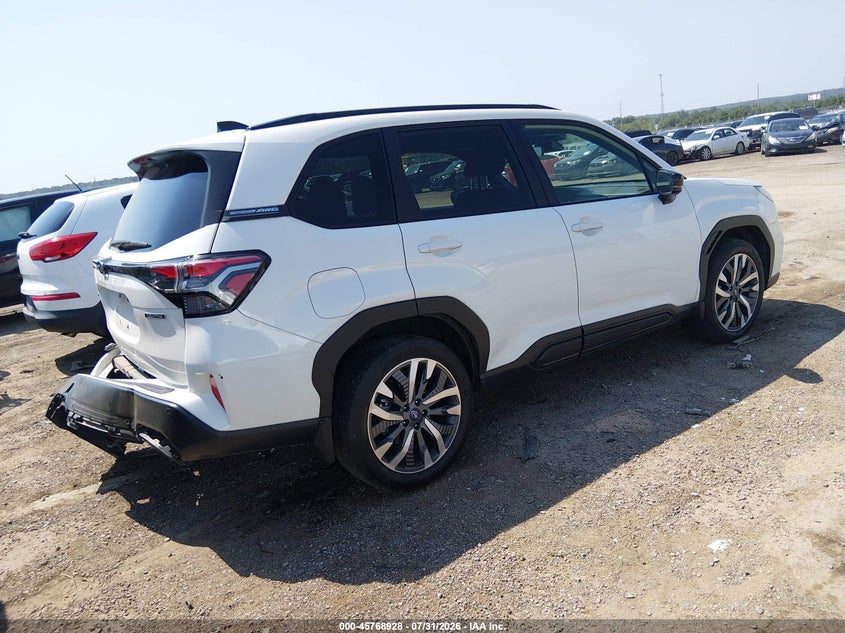 2025 Subaru Forester VIN JF2SLDTC8SH411925 IAAI salvage auction — SIDE, Salvage Title, sold $7,600 on 2026-08-22 (photo 4)