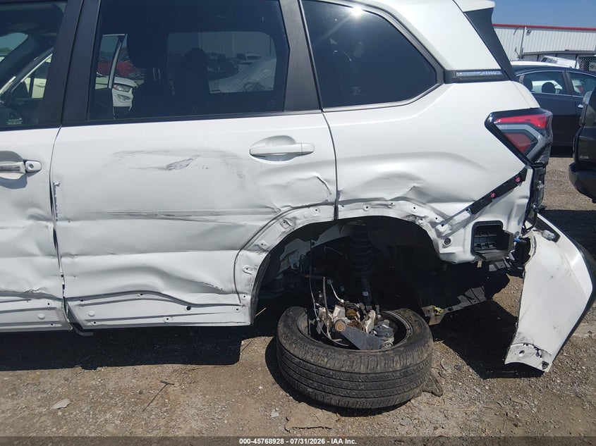 2025 Subaru Forester VIN JF2SLDTC8SH411925 IAAI salvage auction — SIDE, Salvage Title, sold $7,600 on 2026-08-22 (photo 6)
