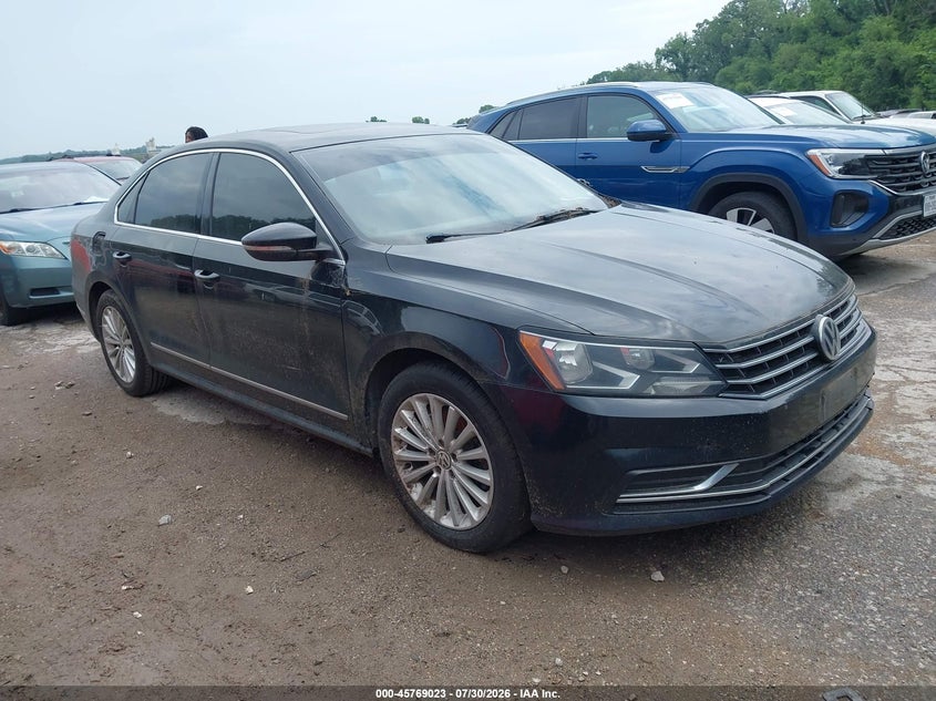 2016 Volkswagen Passat VIN 1VWBT7A34GC010666 IAAI salvage auction — NORMAL WEAR, Clear (Missouri), sold $425 on 2026-08-25 (photo 1)