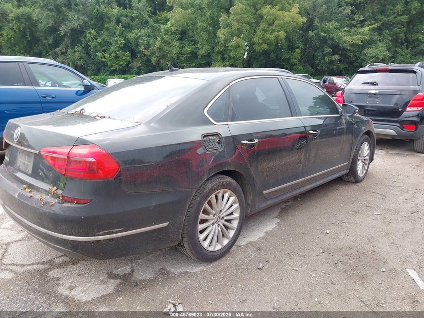2016 Volkswagen Passat VIN 1VWBT7A34GC010666 IAAI salvage auction — NORMAL WEAR, Clear (Missouri), sold $425 on 2026-08-25 (photo 4)