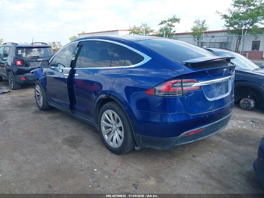 2020 Tesla Model x VIN 5YJXCAE25LF235506 IAAI salvage auction — NORMAL WEAR, Salvage Title, sold $8,075 on 2026-08-27 (photo 3)