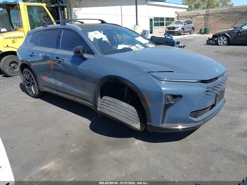 2025 Toyota Crown signia VIN JTDACAAJ0S3020565 — IAAI salvage auction photo