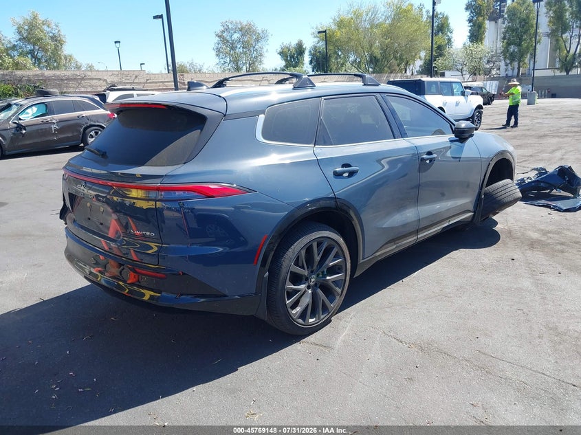 2025 Toyota Crown signia VIN JTDACAAJ0S3020565 IAAI salvage auction — LEFT SIDE, Salvage Title, sold $14,300 on 2026-09-04 (photo 4)