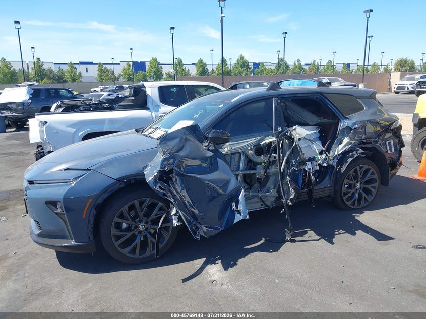 2025 Toyota Crown signia VIN JTDACAAJ0S3020565 IAAI salvage auction — LEFT SIDE, Salvage Title, sold $14,300 on 2026-09-04 (photo 6)