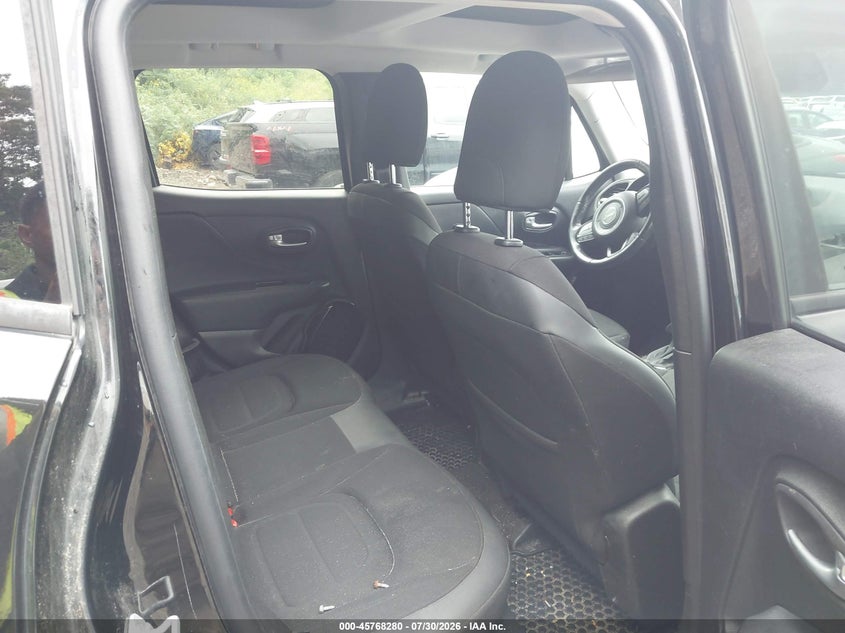 2017 Jeep Renegade VIN ZACCJBBB1HPE82049 IAAI salvage auction — NORMAL WEAR, Clear (Rhode Island), sold $2,400 on 2026-08-11 (photo 8)