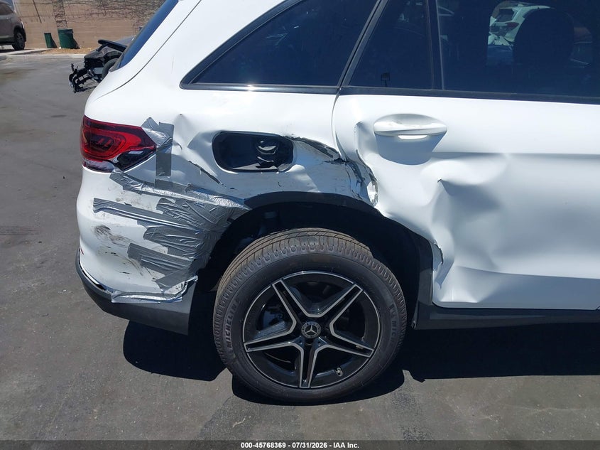 2020 Mercedes-benz Glc VIN WDC0G8DB3LF737971 IAAI salvage auction — RIGHT REAR, Salvage Title, sold $8,200 on 2026-08-07 (photo 6)