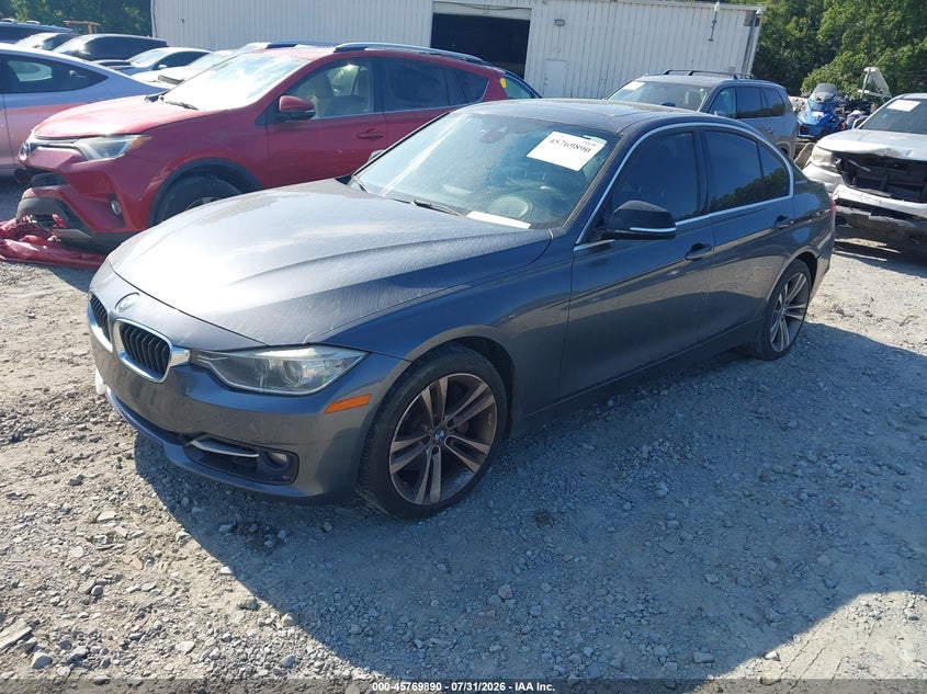 2013 BMW 3er VIN WBA3F9C57DF483820 IAAI salvage auction — NORMAL WEAR, Clear (Georgia), sold $1,300 on 2026-08-18 (photo 2)