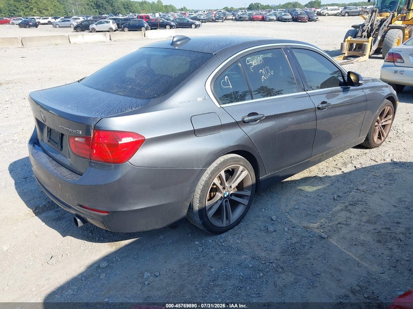 2013 BMW 3er VIN WBA3F9C57DF483820 IAAI salvage auction — NORMAL WEAR, Clear (Georgia), sold $1,300 on 2026-08-18 (photo 4)