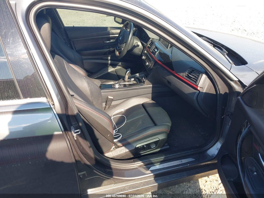 2013 BMW 3er VIN WBA3F9C57DF483820 IAAI salvage auction — NORMAL WEAR, Clear (Georgia), sold $1,300 on 2026-08-18 (photo 5)