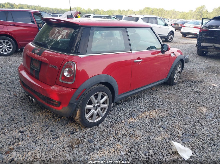 2013 Mini Hard top VIN WMWSV3C51DT396170 IAAI salvage auction — NORMAL WEAR, Wait Title, sold $600 on 2026-08-15 (photo 4)