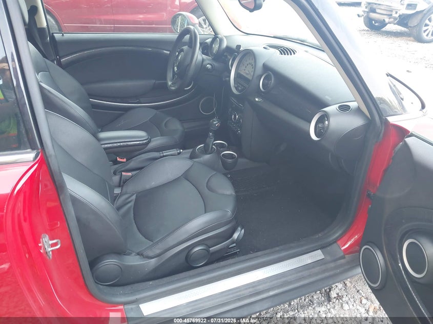 2013 Mini Hard top VIN WMWSV3C51DT396170 IAAI salvage auction — NORMAL WEAR, Wait Title, sold $600 on 2026-08-15 (photo 5)
