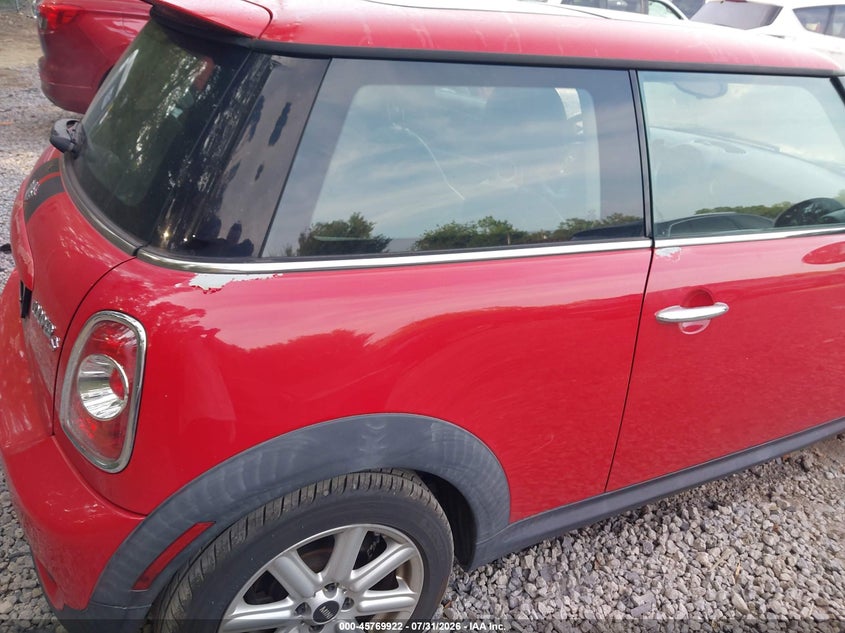 2013 Mini Hard top VIN WMWSV3C51DT396170 IAAI salvage auction — NORMAL WEAR, Wait Title, sold $600 on 2026-08-15 (photo 6)