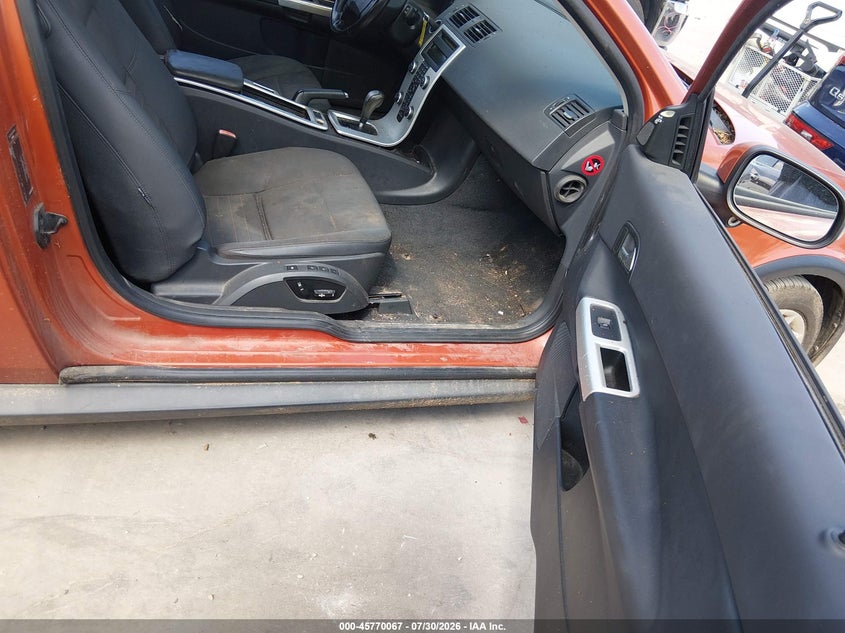 2012 Volvo C30 VIN YV1672MK5C2280465 IAAI salvage auction — NORMAL WEAR, Original (Texas), sold $425 on 2026-08-04 (photo 5)