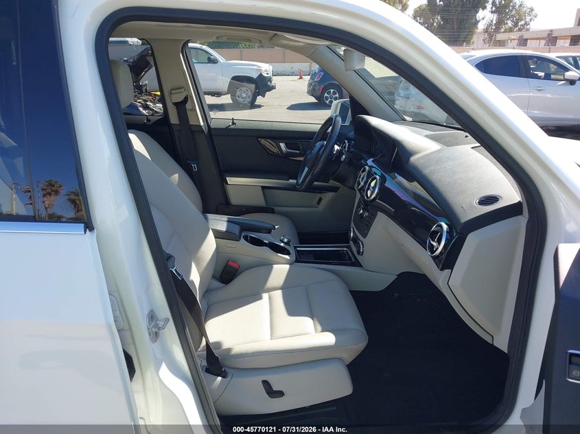 2014 Mercedes-benz VIN WDCGG0EB9EG269997 IAAI salvage auction — FRONT END, Salvage Title, sold $3,500 on 2026-08-14 (photo 5)