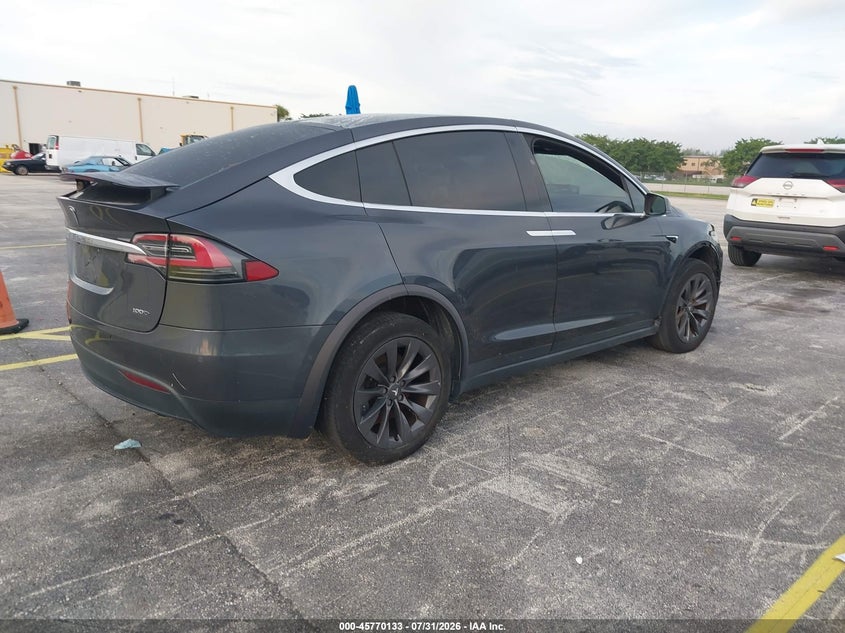2018 Tesla Model x VIN 5YJXCDE26JF119665 IAAI salvage auction — STRIPPED, Wait Title, sold $7,200 on 2026-08-20 (photo 4)