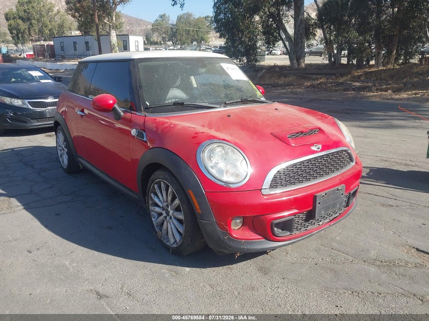 2011 Mini Cooper VIN WMWSV3C55BTY10774 IAAI salvage auction — NORMAL WEAR, Clear - Dealer Only (California), sold $575 on 2026-08-11 (photo 1)
