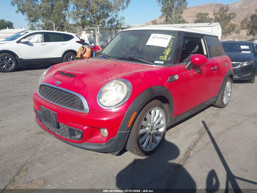 2011 Mini Cooper VIN WMWSV3C55BTY10774 IAAI salvage auction — NORMAL WEAR, Clear - Dealer Only (California), sold $575 on 2026-08-11 (photo 2)