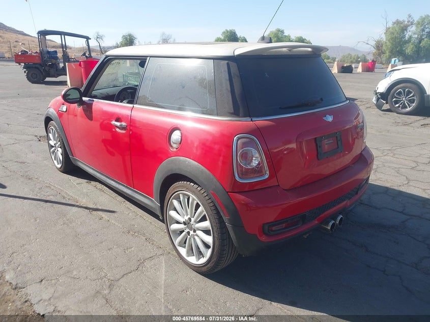 2011 Mini Cooper VIN WMWSV3C55BTY10774 IAAI salvage auction — NORMAL WEAR, Clear - Dealer Only (California), sold $575 on 2026-08-11 (photo 3)